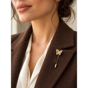 Vintage Butterfly Stick Pin Gold-Tone Dimensional Openwork 60s–70s Display Card